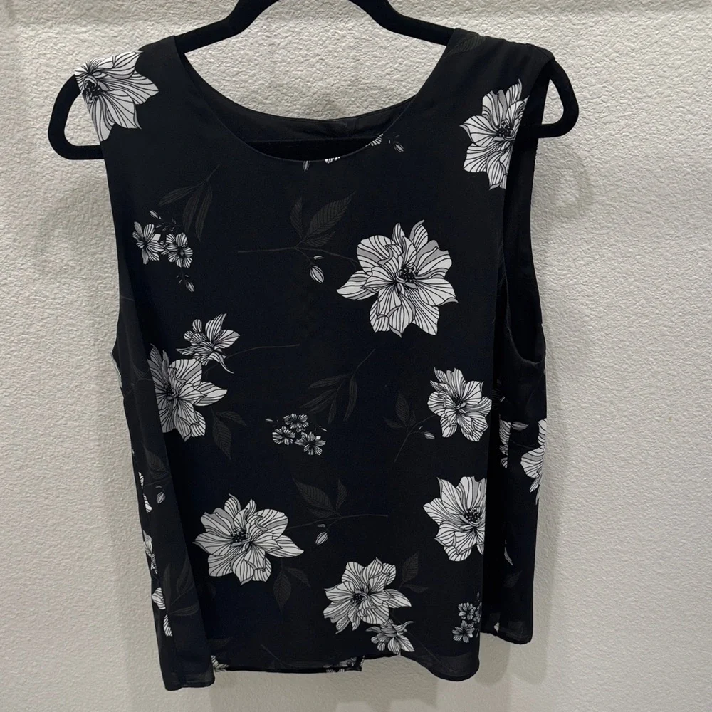 EUC Banana Republic Black Floral Shirt - Picture 1 of 5